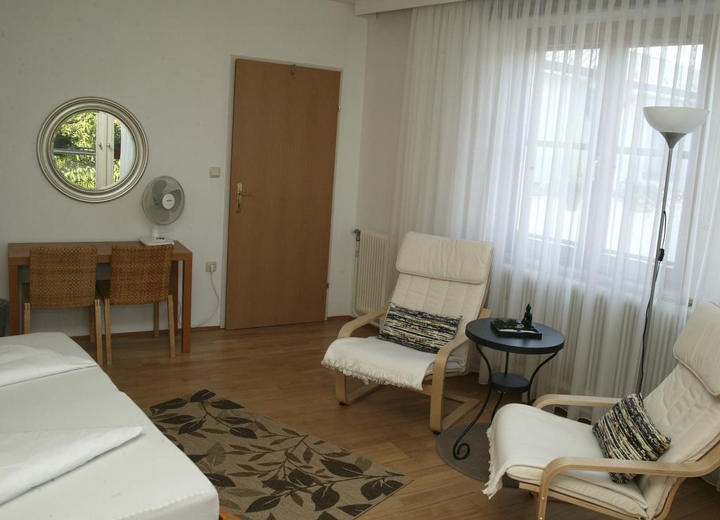 Landhaus Tauber Hotel Wallern im Burgenland Room photo