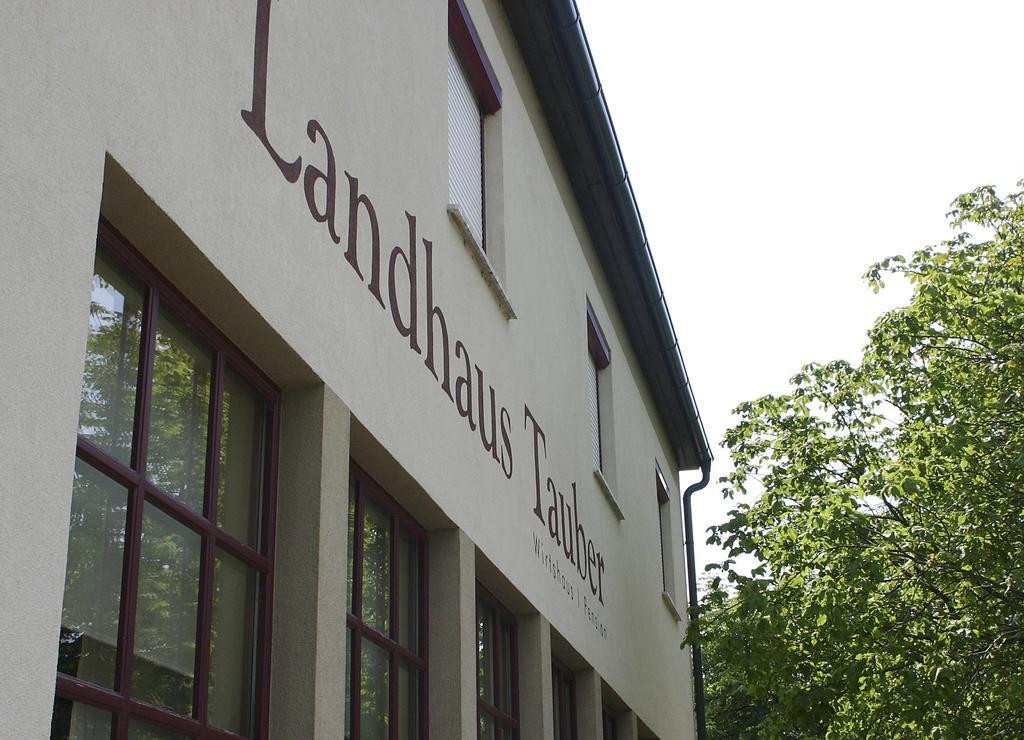 Landhaus Tauber Hotel Wallern im Burgenland Exterior photo